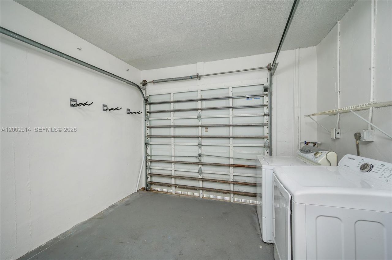 13753 SW 160th Ter , Miami, FL 33177 Photo