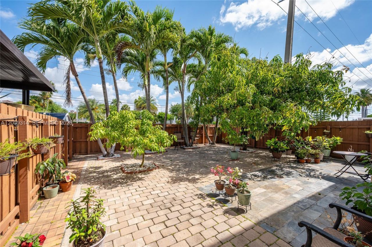 13753 SW 160th Ter , Miami, FL 33177 Photo