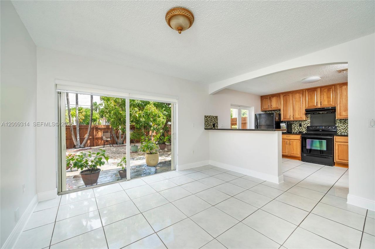 13753 SW 160th Ter , Miami, FL 33177 Photo