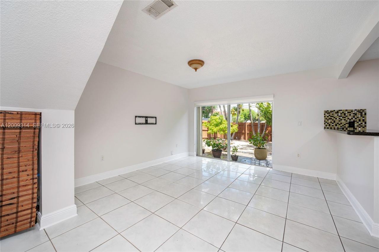 13753 SW 160th Ter , Miami, FL 33177 Photo