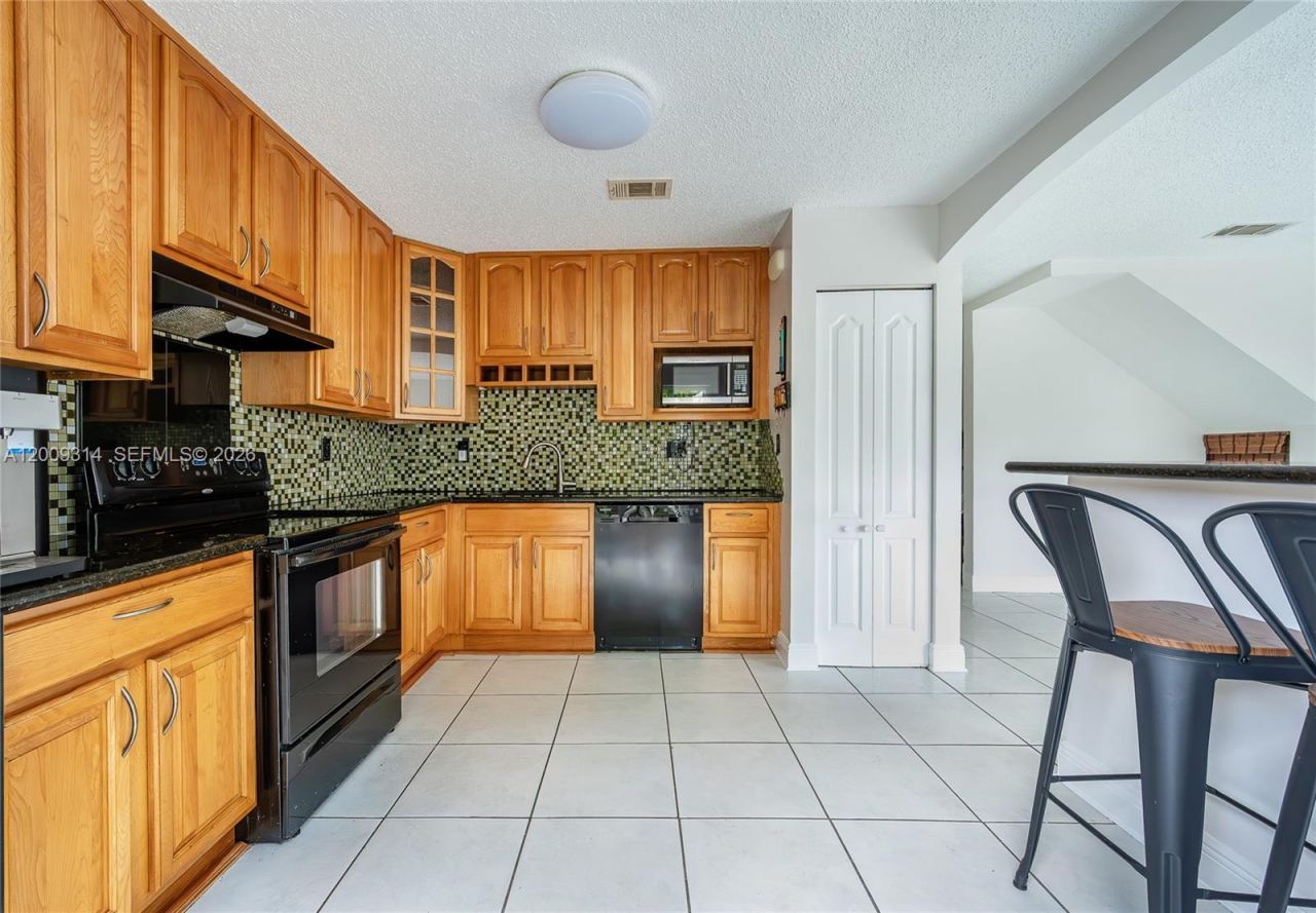 13753 SW 160th Ter , Miami, FL 33177 Photo