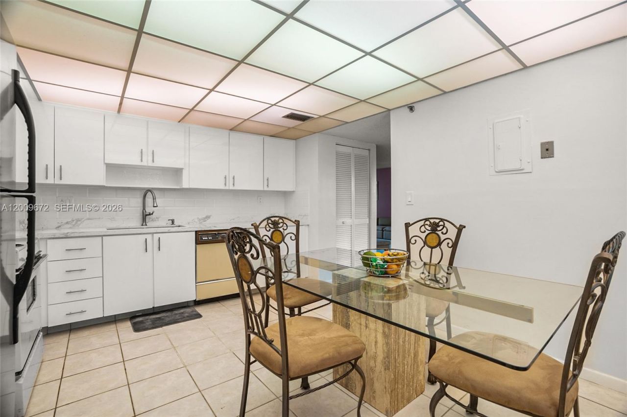 3940 Inverrary Blvd , Unit 304-A, Lauderhill, FL 33319 Photo