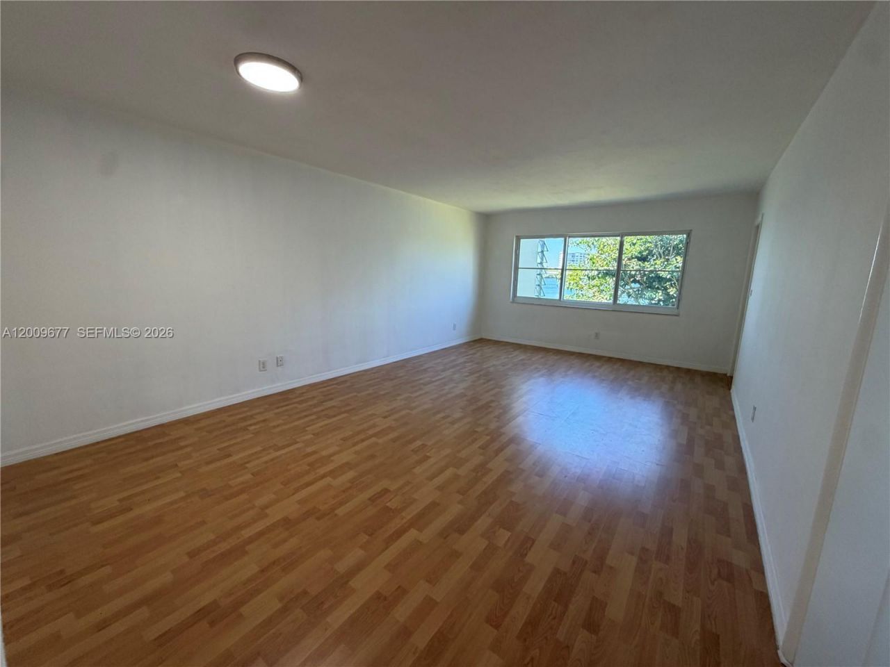 1530 NE 191st St, Unit 205, Miami, FL 33179 Photo