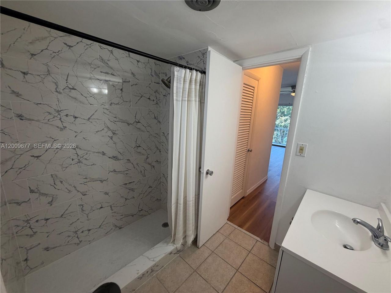 1530 NE 191st St, Unit 205, Miami, FL 33179 Photo