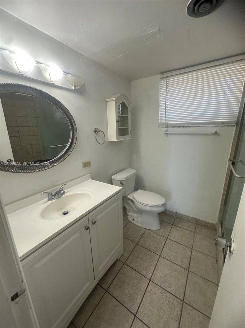 1530 NE 191st St, Unit 205, Miami, FL 33179 Photo