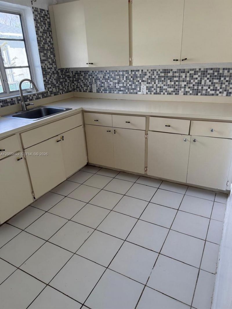 3100 SW 13th St , Unit 1, Miami, FL 33145 Photo