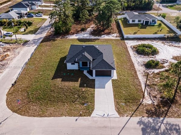 3701 28th ST SW , Lehigh Acres, FL 33976