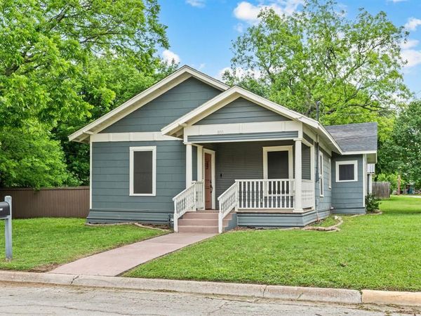 800 N Clements Street, Gainesville, TX 76240