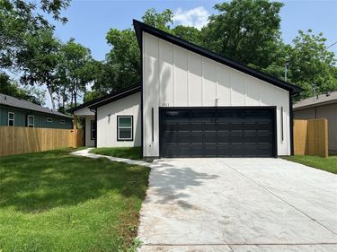 2811 Silkwood Street, Dallas, TX 75215