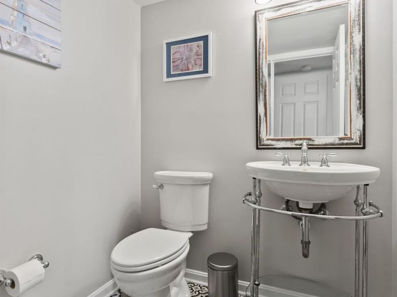 8586 Sunmont Drive, Anderson Twp, OH 45255 Photo 10