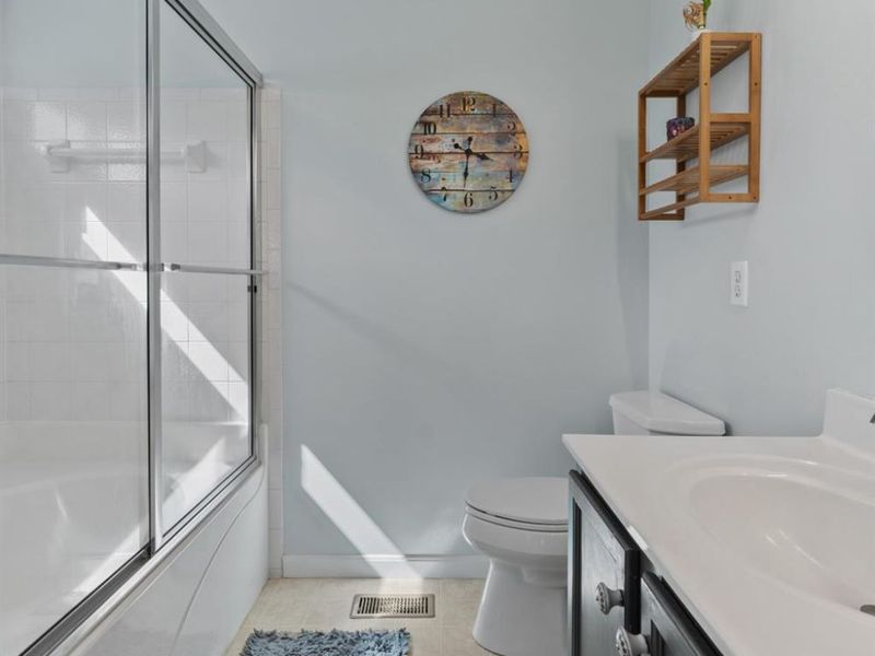 8586 Sunmont Drive, Anderson Twp, OH 45255 Photo 13