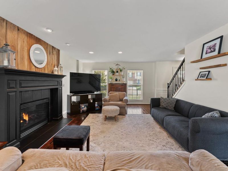 8586 Sunmont Drive, Anderson Twp, OH 45255 Photo 3