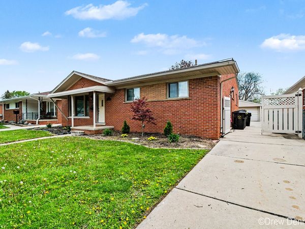 1797 Newman Drive, Trenton, MI 48183