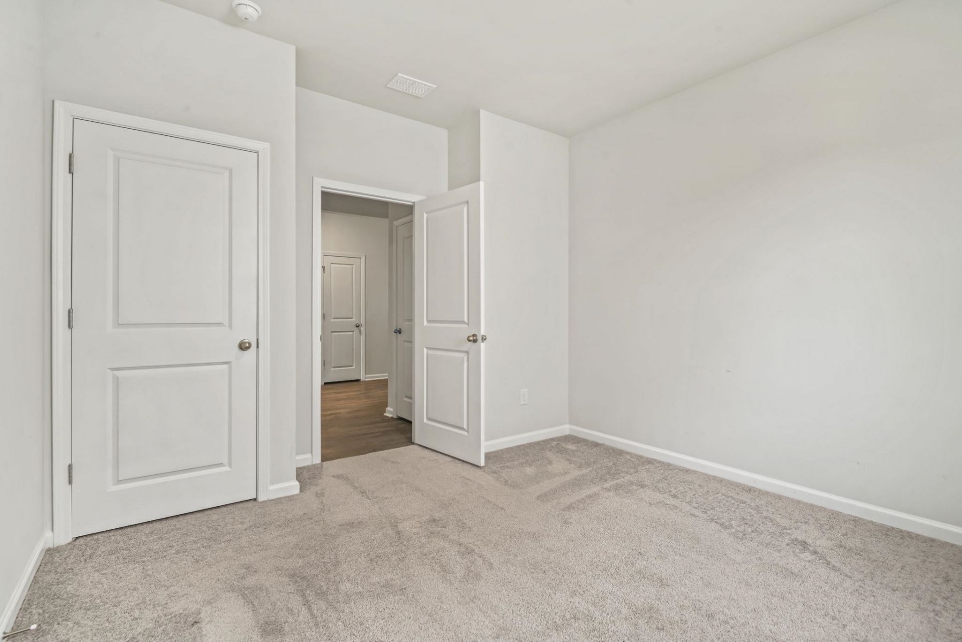 2048 Ridgedale Dr. Photo 10