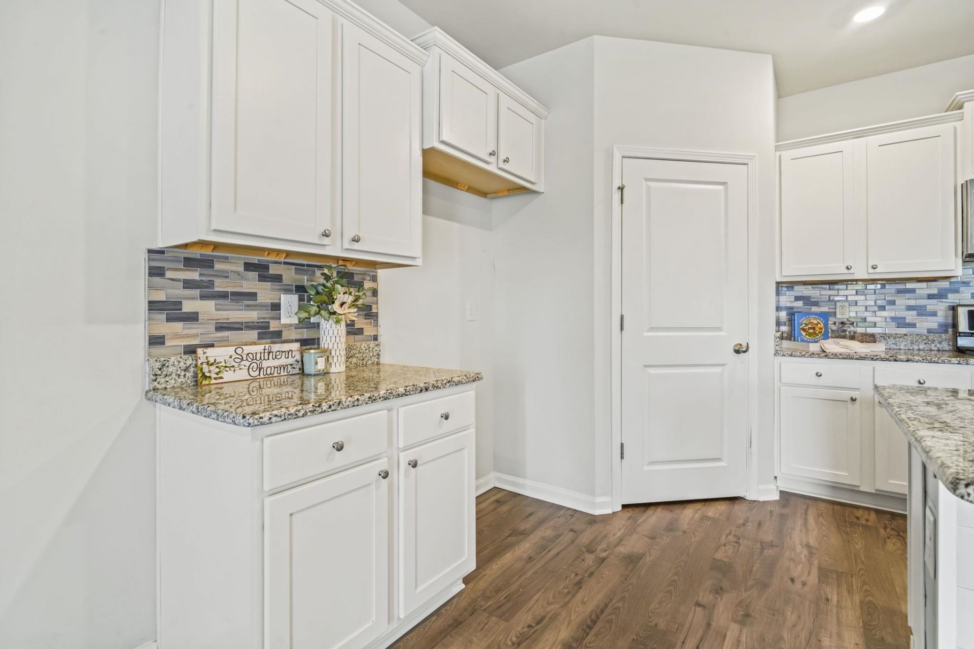 2048 Ridgedale Dr. Photo 15