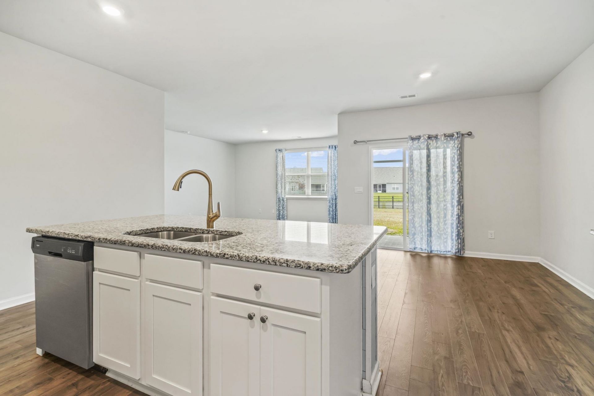 2048 Ridgedale Dr. Photo 18
