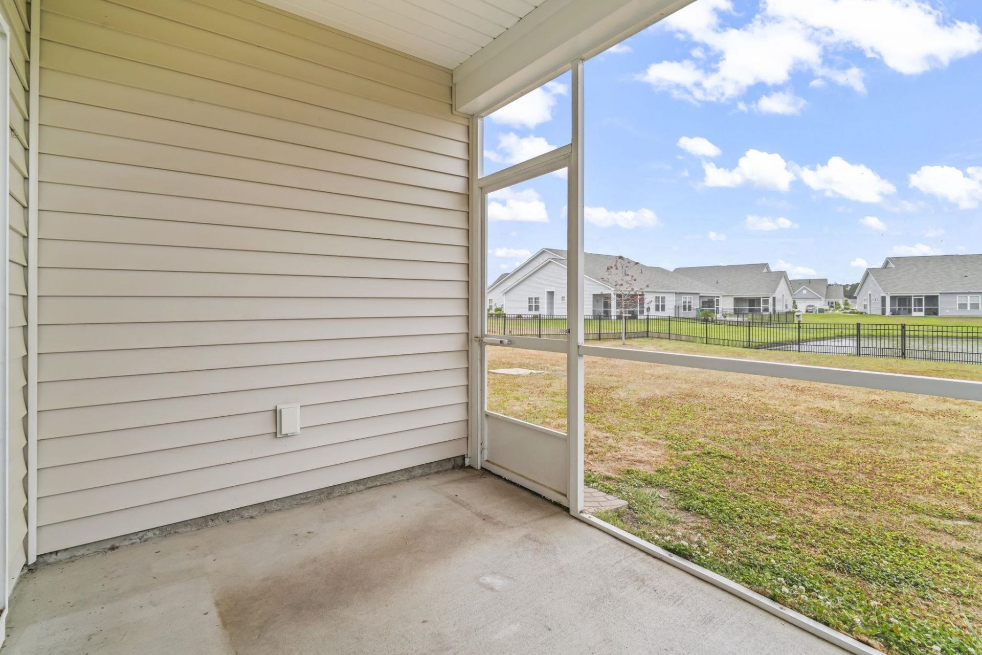 2048 Ridgedale Dr. Photo 26