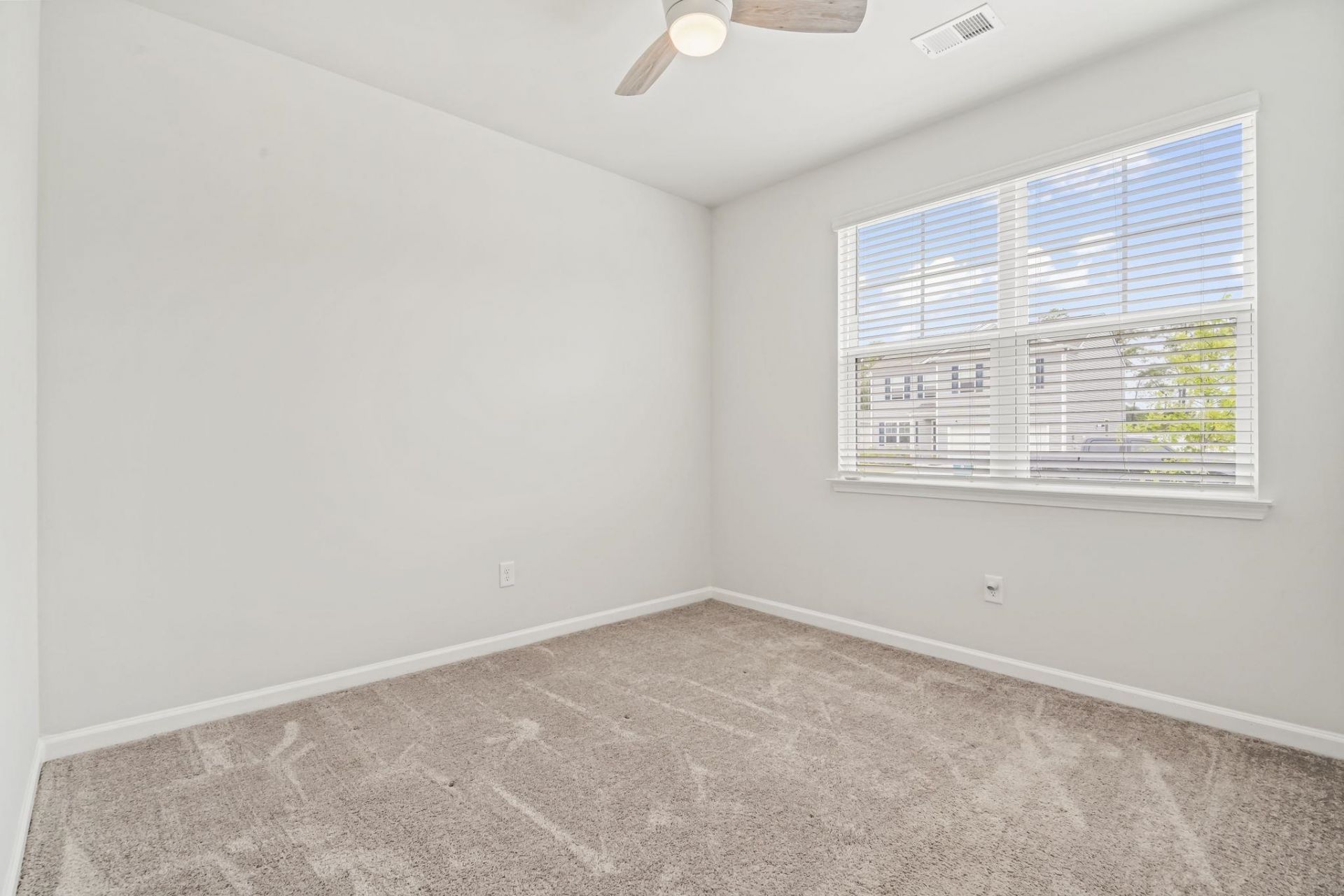 2048 Ridgedale Dr. Photo 6