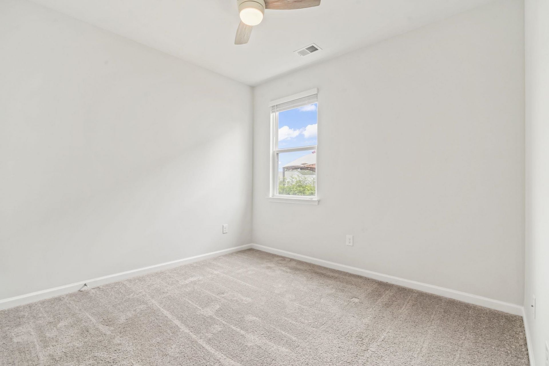 2048 Ridgedale Dr. Photo 9
