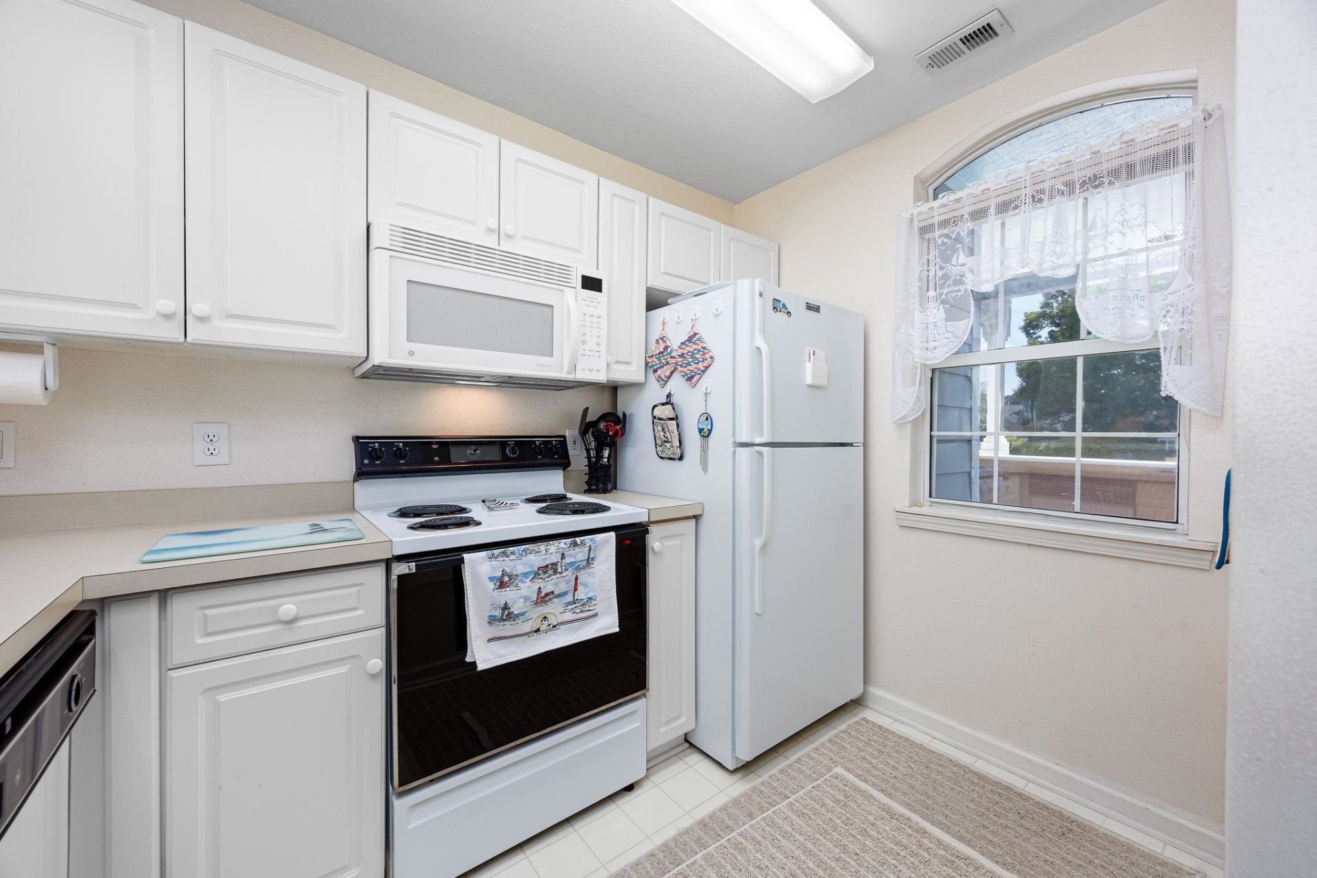 4633 Lightkeepers Way Photo 14