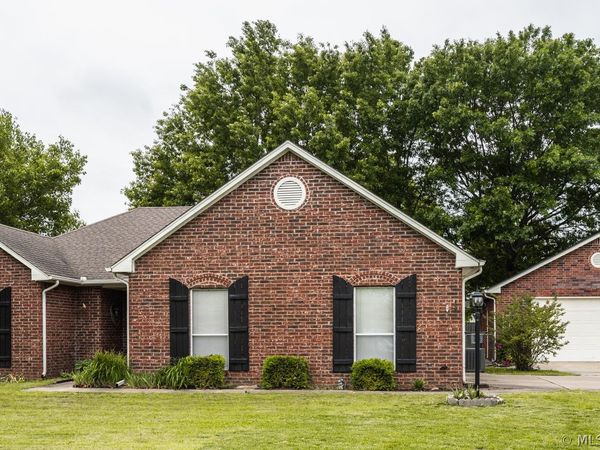 25296 S Valley Drive , Claremore, OK 74019