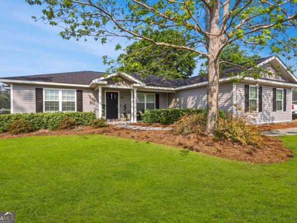 586 Caleb Circle, Jesup, GA 31545