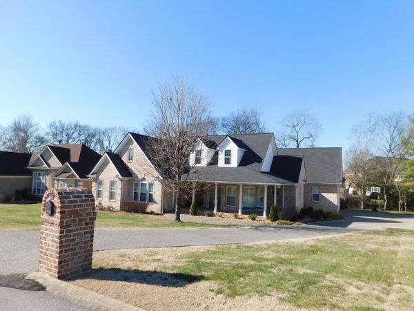 117 Collinwood Dr , Gallatin, TN 37066