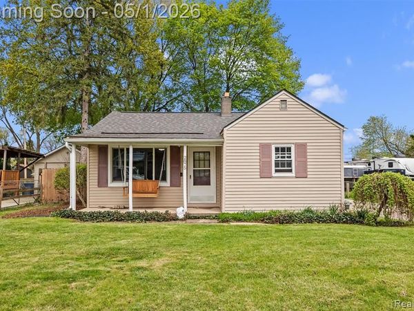 2875 Longview Avenue, Rochester Hills, MI 48307