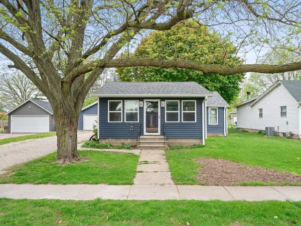 210 N Green Street , Somonauk, IL 60552