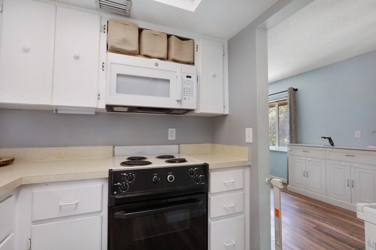 312 Southwind Drive, Unit 208, North Palm Beach, FL 33408 Photo