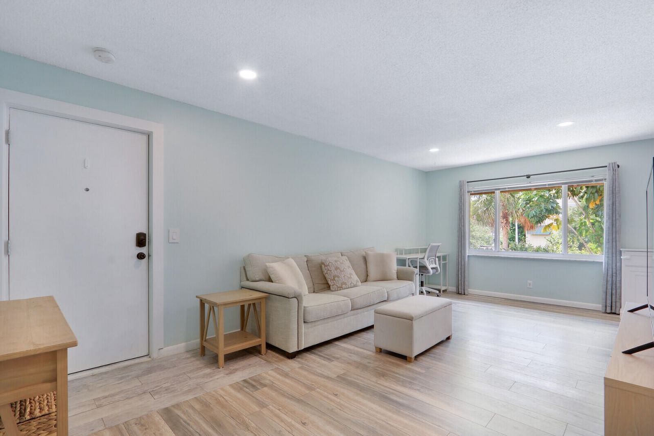 312 Southwind Drive, Unit 208, North Palm Beach, FL 33408 Photo
