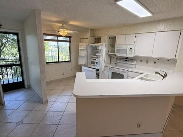 2238 N Cypress Bend Drive, Unit 406, Pompano Beach, FL 33069