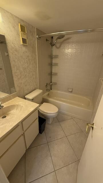 2238 N Cypress Bend Drive, Unit 406, Pompano Beach, FL 33069 Photo