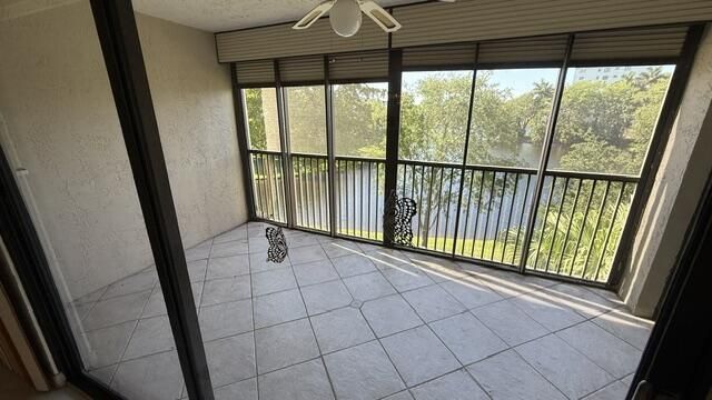2238 N Cypress Bend Drive, Unit 406, Pompano Beach, FL 33069 Photo