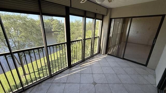 2238 N Cypress Bend Drive, Unit 406, Pompano Beach, FL 33069 Photo