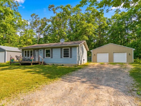 7690 Arrowroot, Gaylord, MI 49735