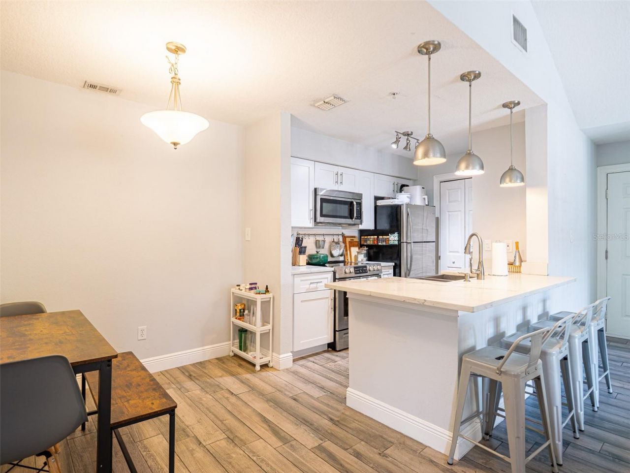 249 Afton Square, Unit 211, Altamonte Springs, FL 32714 Photo