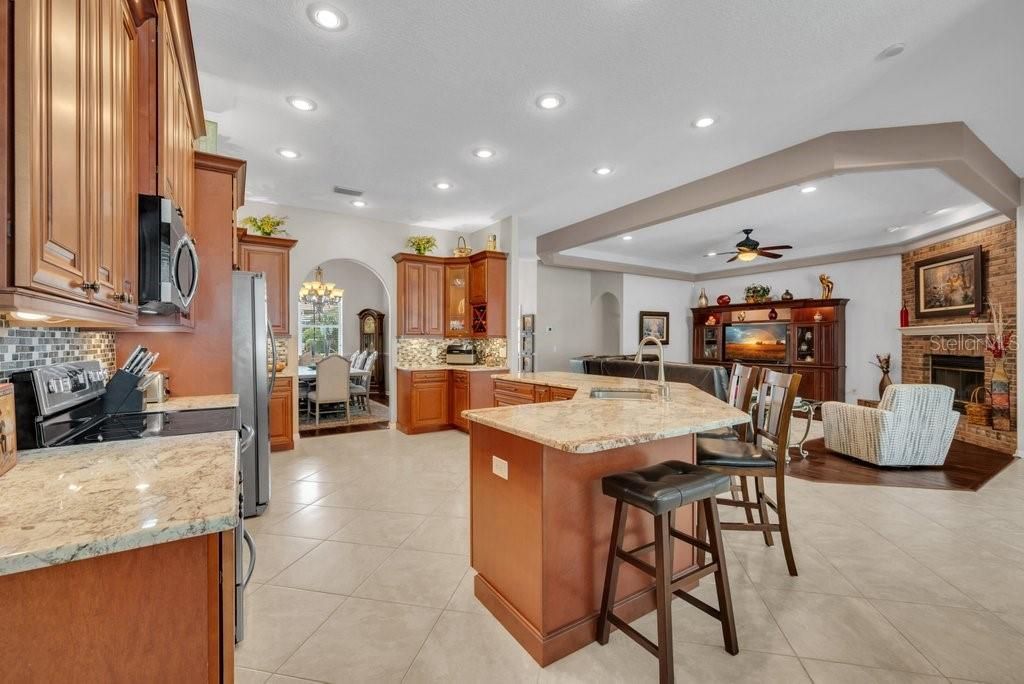 2221 Valrico Forest Drive, Valrico, FL 33594 Photo
