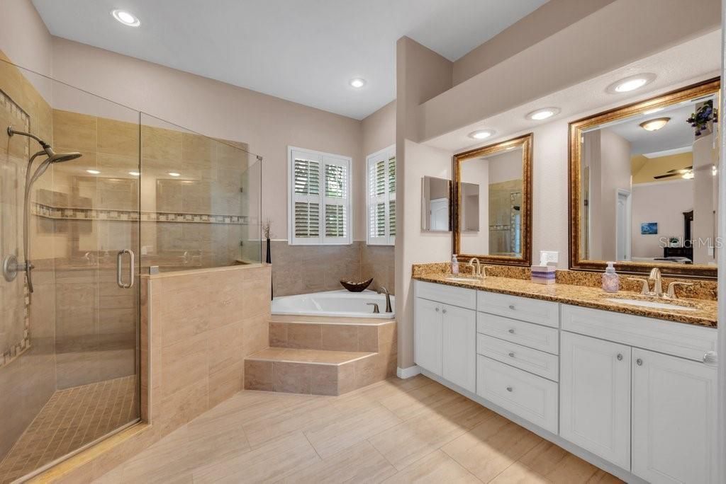 2221 Valrico Forest Drive, Valrico, FL 33594 Photo