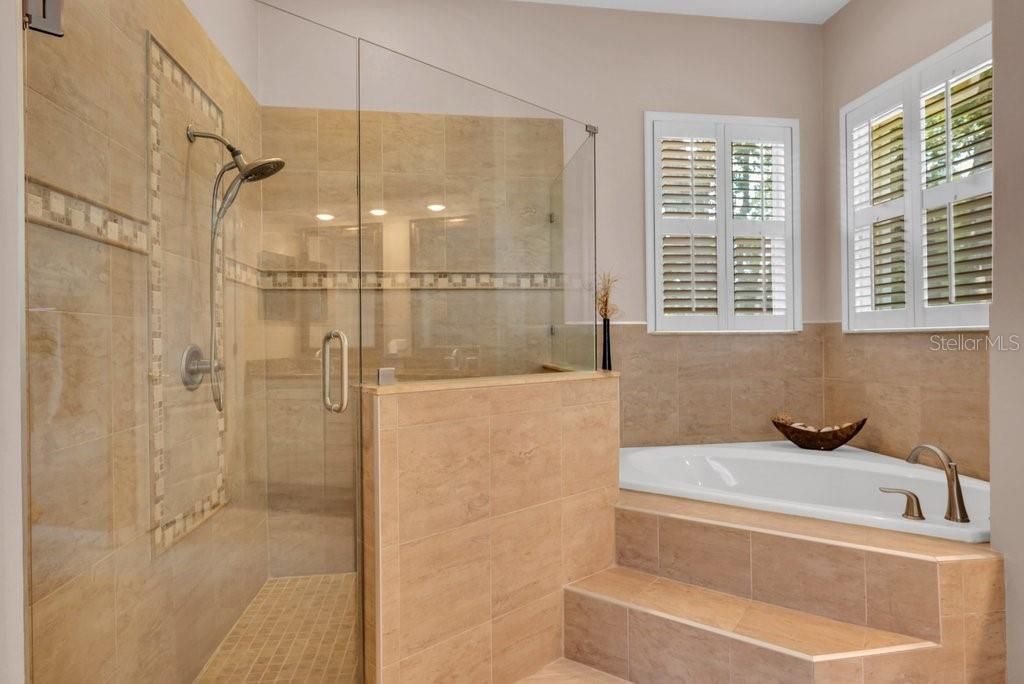 2221 Valrico Forest Drive, Valrico, FL 33594 Photo
