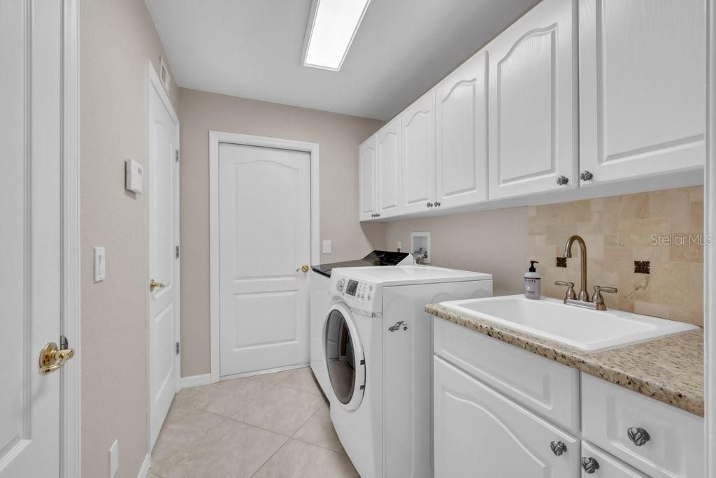 2221 Valrico Forest Drive, Valrico, FL 33594 Photo