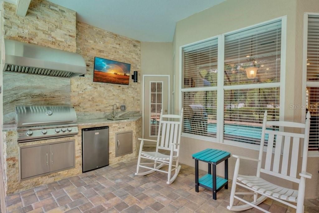 2221 Valrico Forest Drive, Valrico, FL 33594 Photo