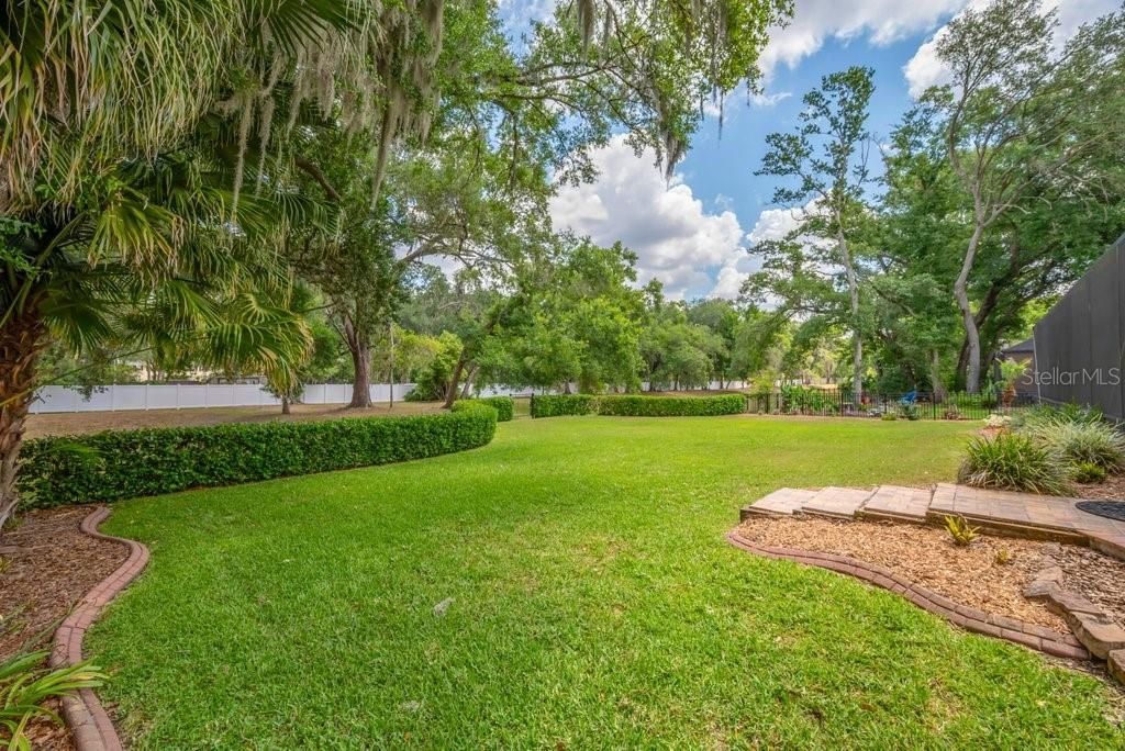 2221 Valrico Forest Drive, Valrico, FL 33594 Photo
