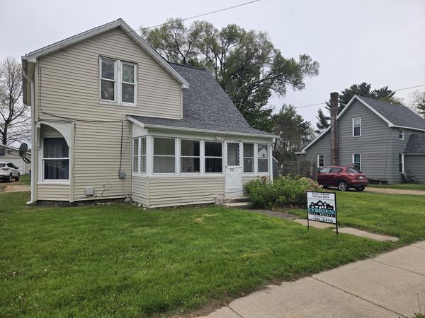 207 N State Street, Gobles, MI 49055