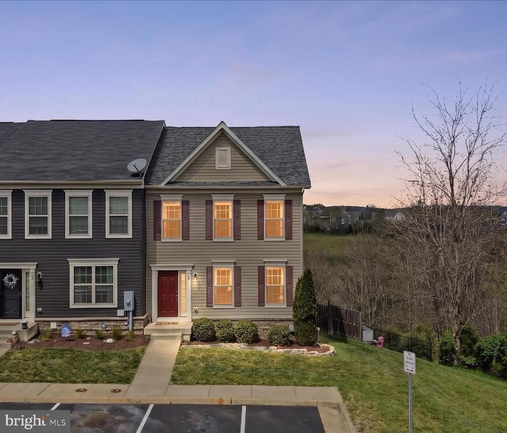 60 Niblick Square, Front Royal, VA 22630 Main Photo