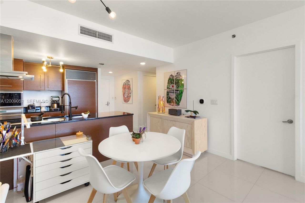 495 Brickell Ave , Unit 4009, Miami, FL 33131 Photo