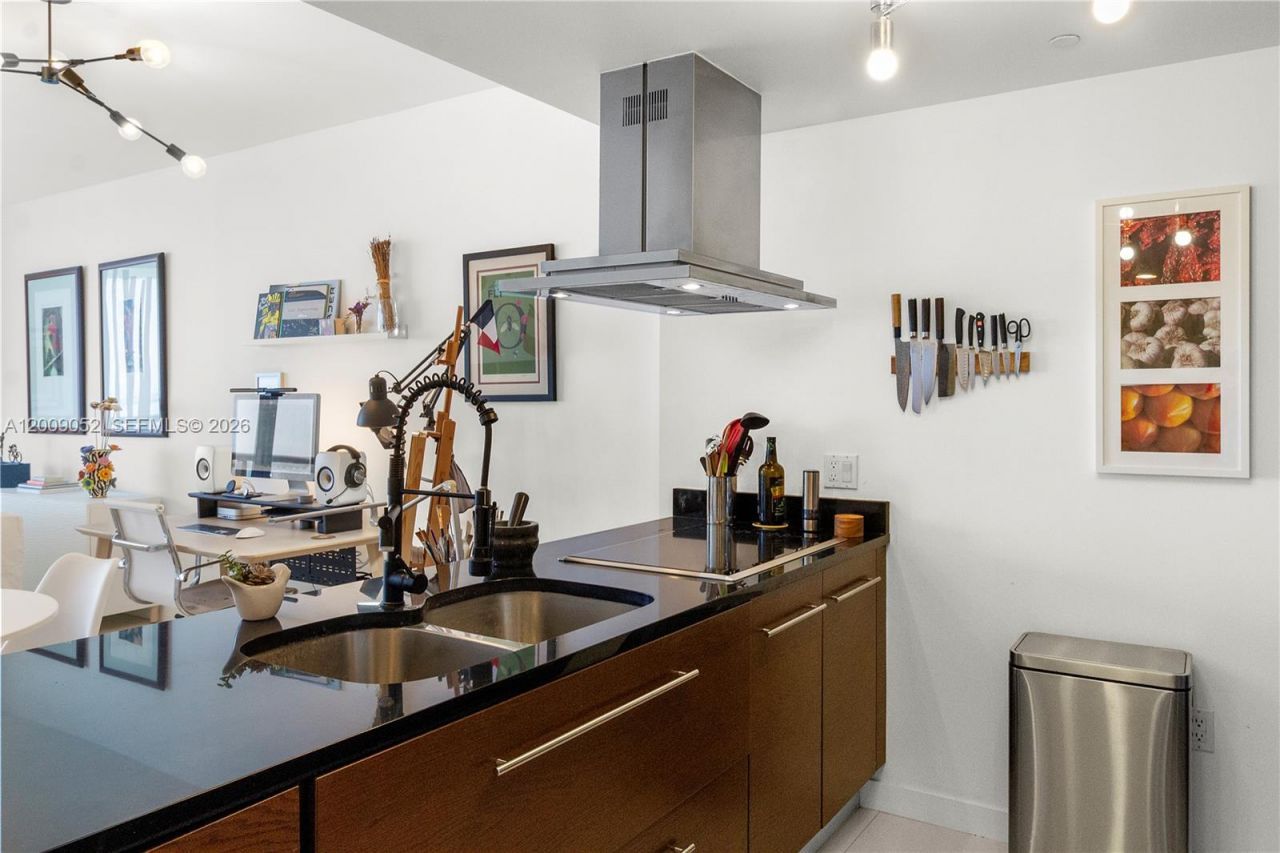 495 Brickell Ave , Unit 4009, Miami, FL 33131 Photo