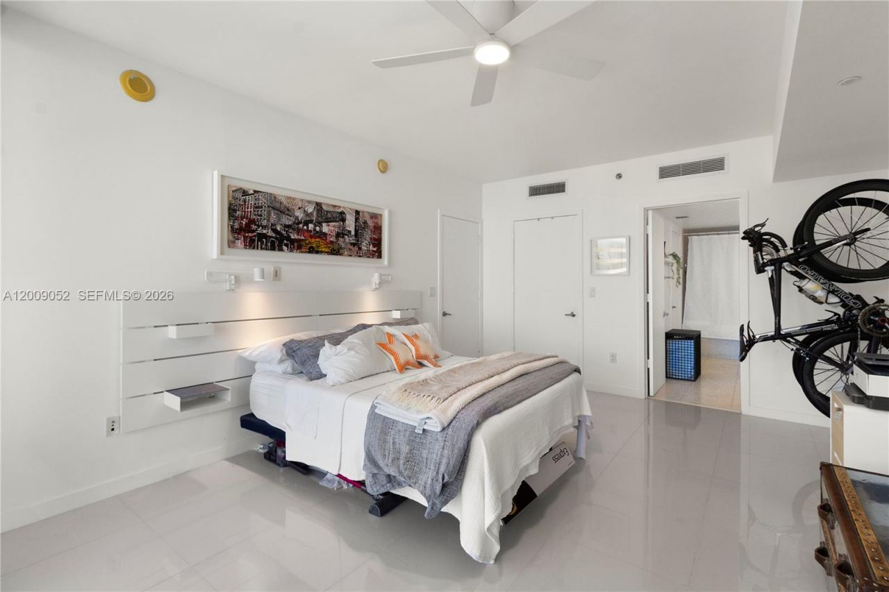 495 Brickell Ave , Unit 4009, Miami, FL 33131 Photo