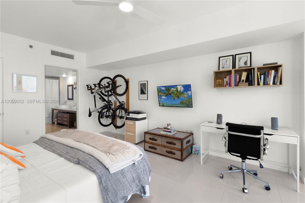 495 Brickell Ave , Unit 4009, Miami, FL 33131 Photo