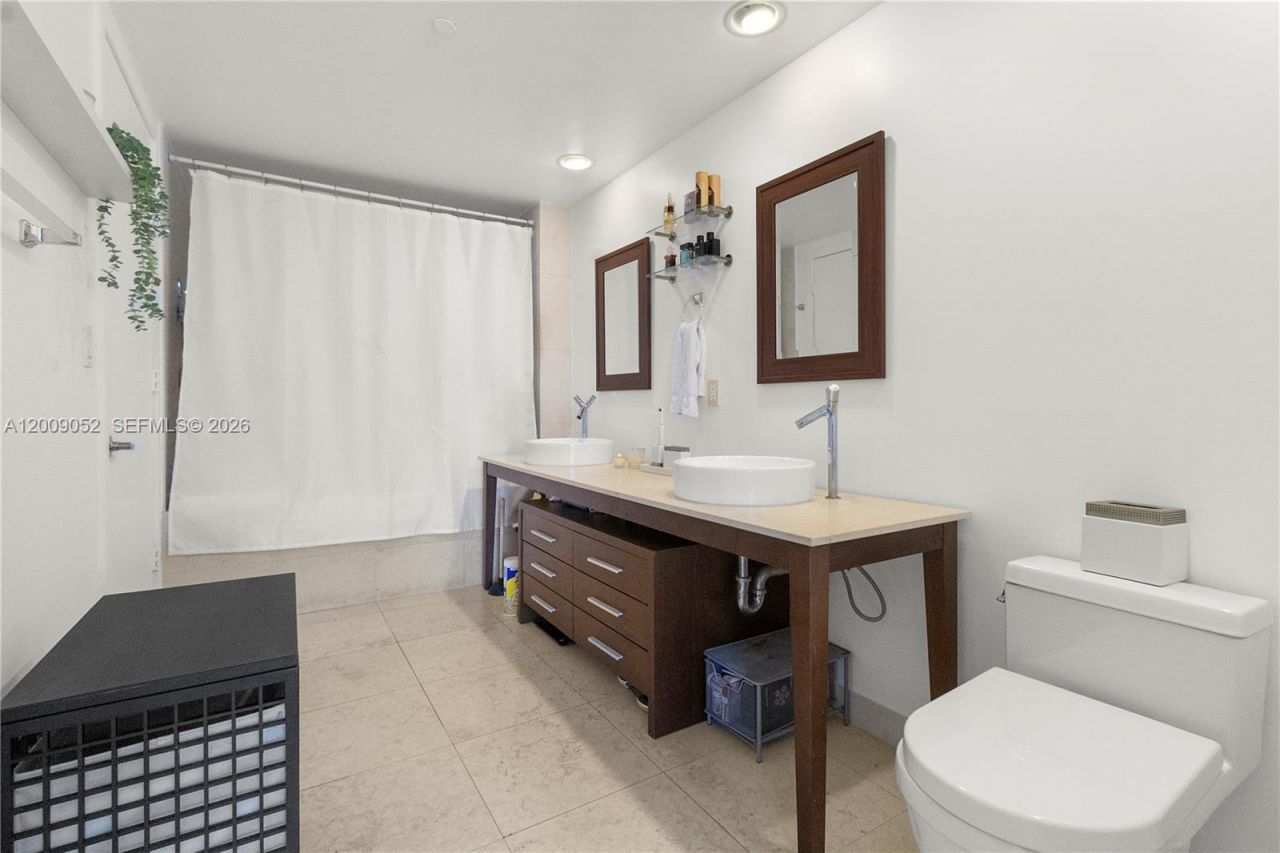 495 Brickell Ave , Unit 4009, Miami, FL 33131 Photo